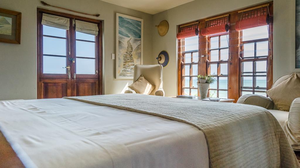 The Oystercatchers Haven At Paternoster Room photo